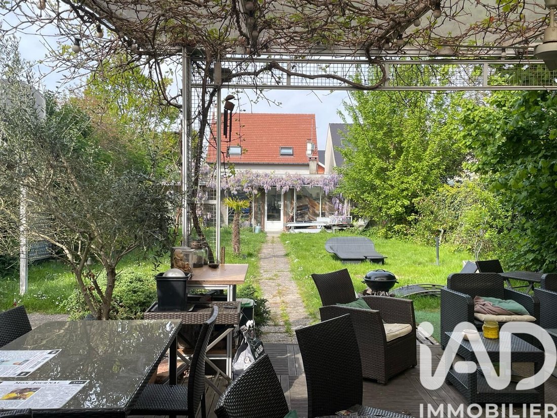 House in Villiers-sur-Marne, Ile-de-France, France 2 - 17366369