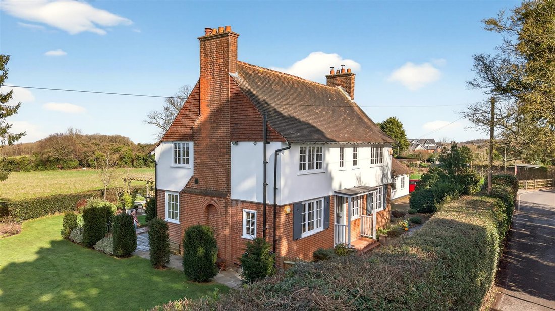 Chelsfield, England 3 - 17363379