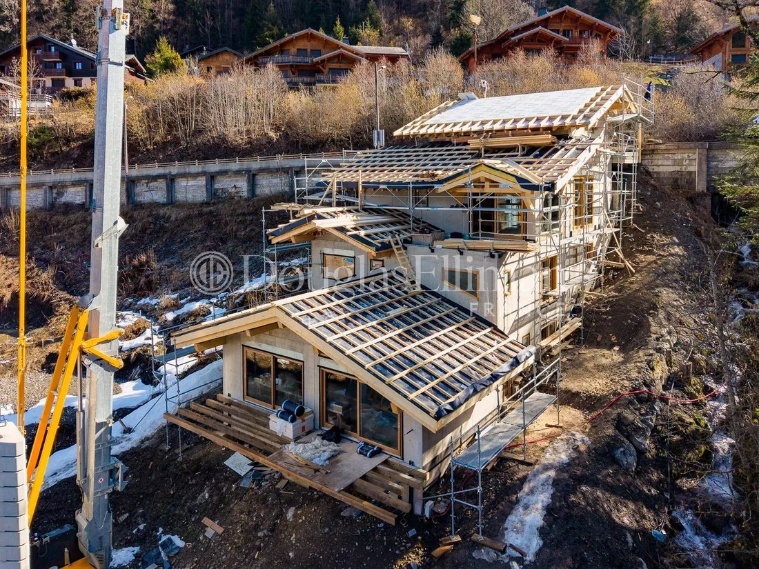 Chalet in Morzine, Auvergne-Rhône-Alpes, France 1 - 17219028