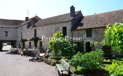 House in Vignes Rouges-Verottes, Beaune, France 1