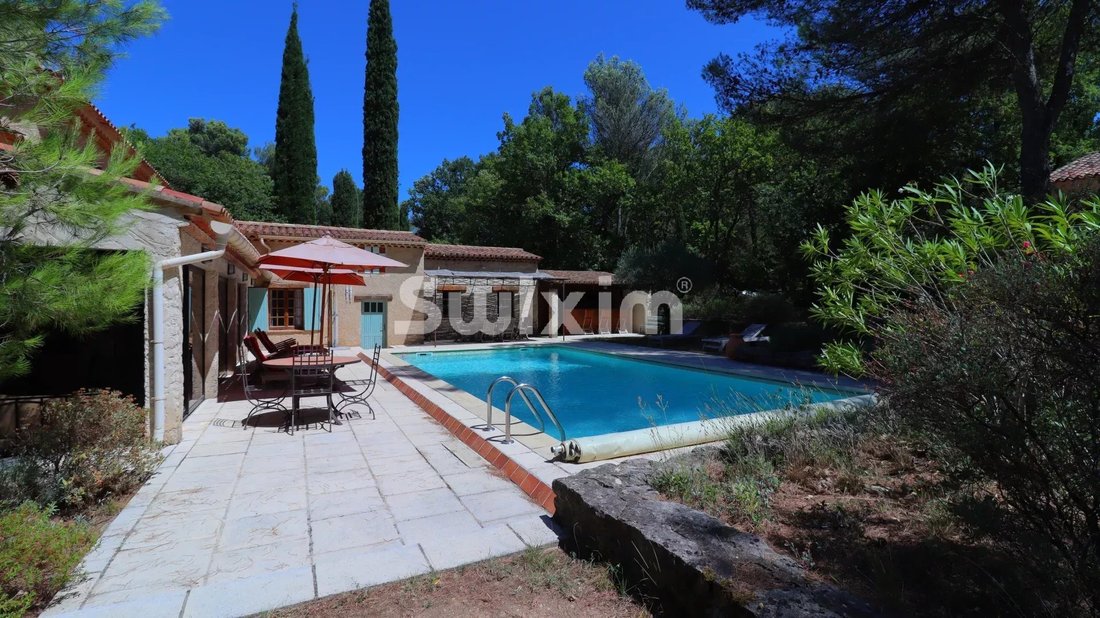 House in Ménerbes, Provence-Alpes-Côte d'Azur, France 2 - 16555967