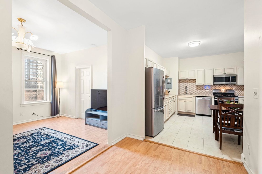 Jersey City, New Jersey, United States 5 - 16808820