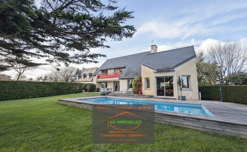 Casa a Est, Pacé, Francia 1