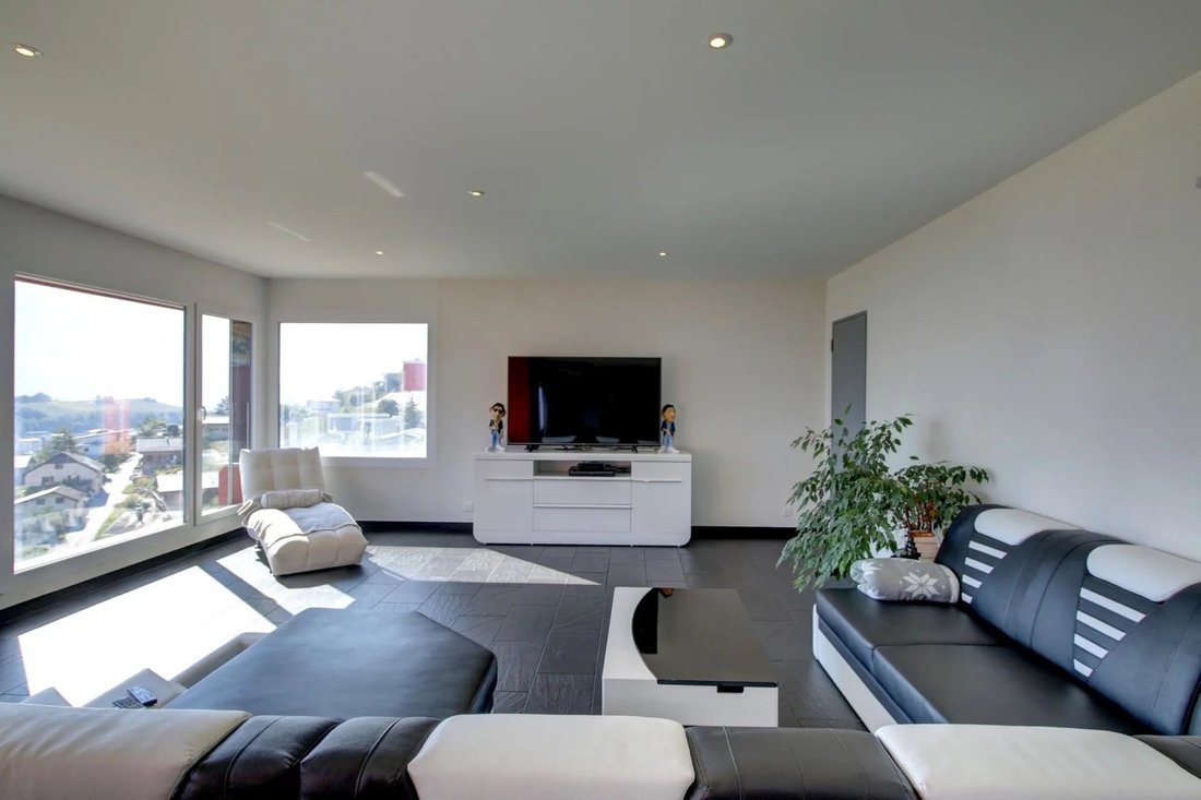 5.5 Room Luxury Penthouse With Panoramic View