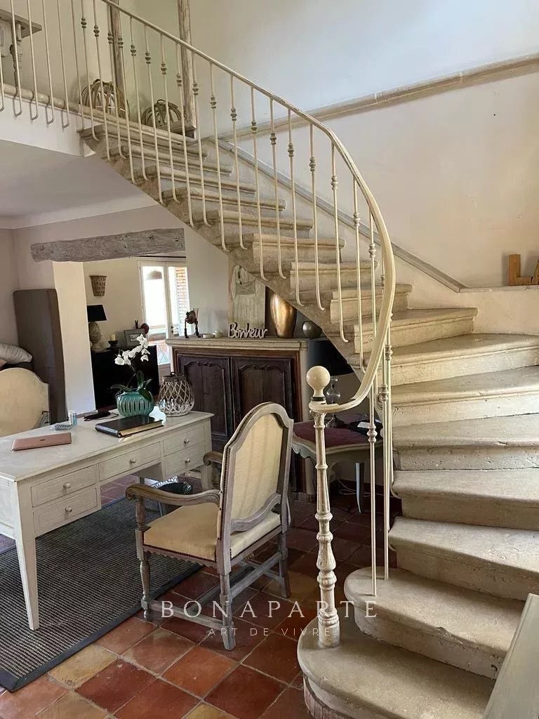 Estate in Le Plan-de-la-Tour, Provence-Alpes-Côte d'Azur, France 4 - 17358029