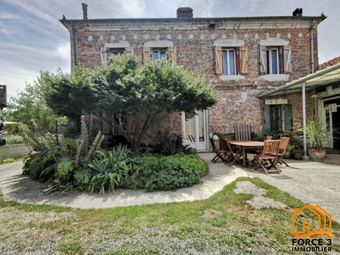 House in Saint-Julien-en-Born, Nouvelle-Aquitaine, France 4 - 17362569