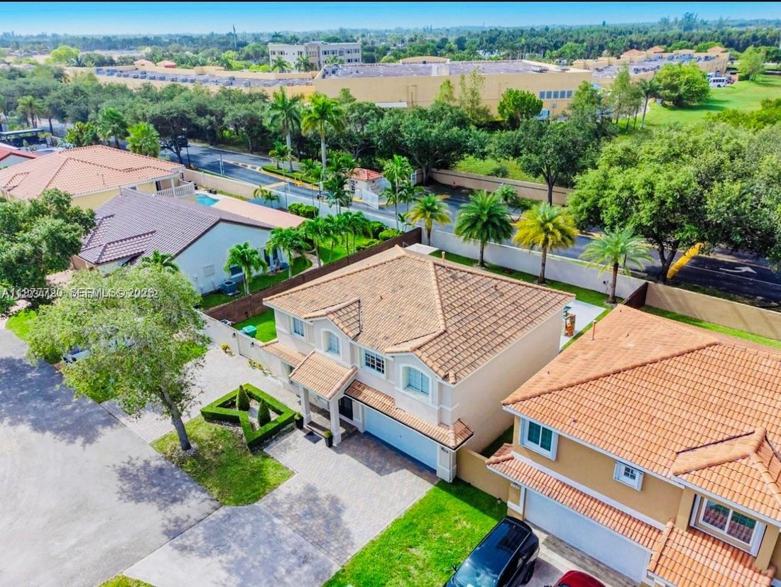 House in Miami Lakes, Florida, United States 3 - 17366649