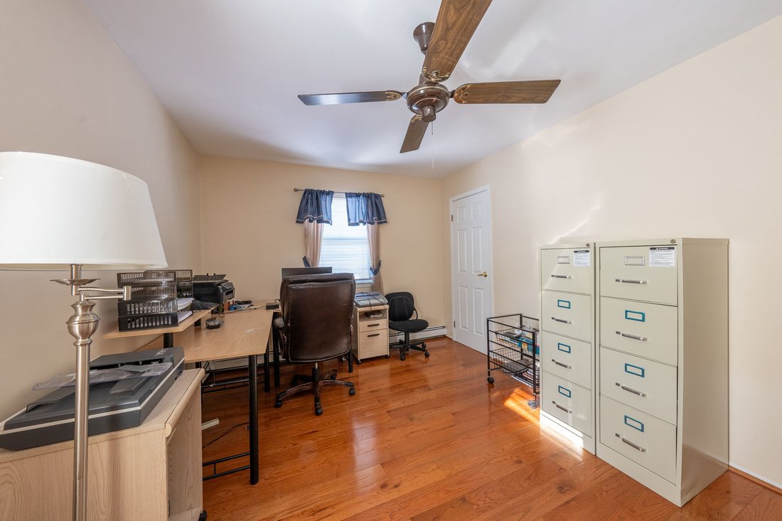 House in Massapequa, New York, United States 5 - 17357635