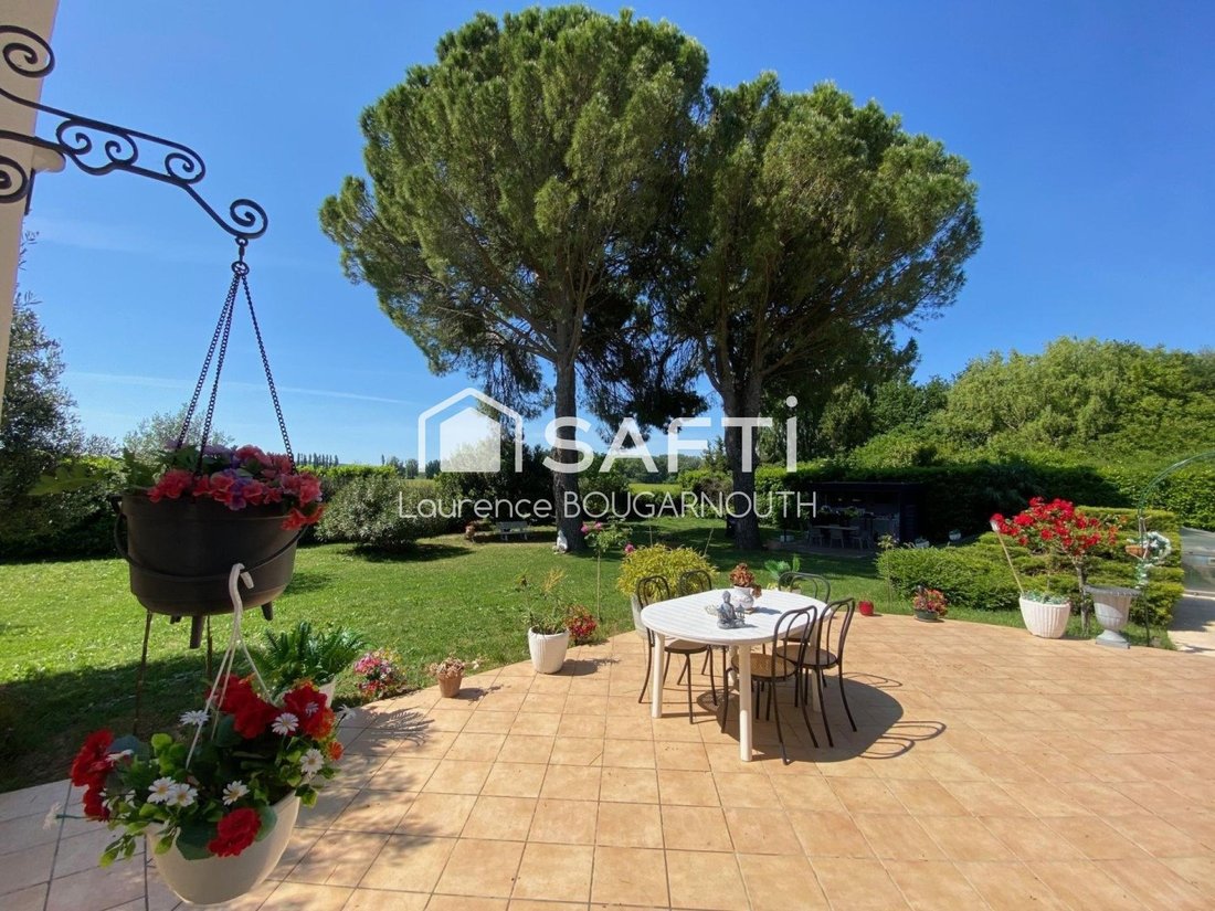 House in Caderousse, Provence-Alpes-Côte d'Azur, France 1 - 17366022