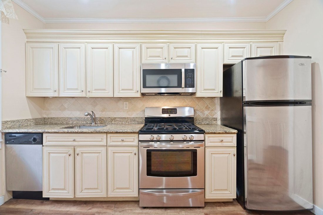Guttenberg, New Jersey, United States 3 - 17360464