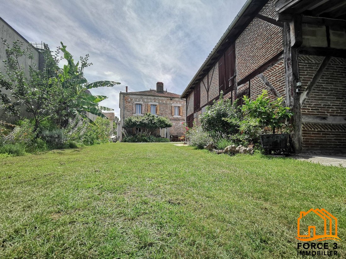 House in Saint-Julien-en-Born, Nouvelle-Aquitaine, France 3 - 17362569