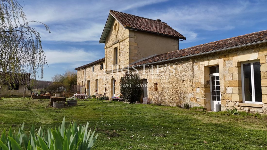 House in Saint-Michel-de-Montaigne, Nouvelle-Aquitaine, France 1 - 17369902