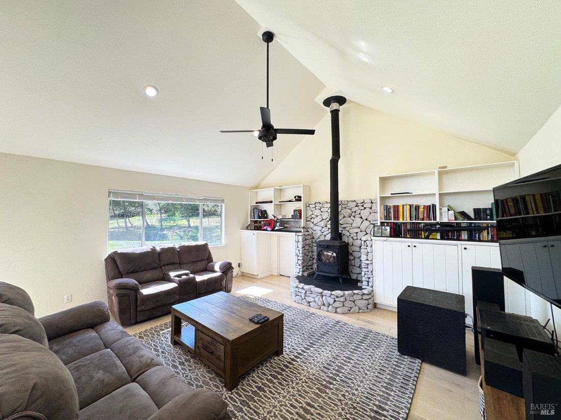 House in Redwood Valley, California, United States 5 - 17368418