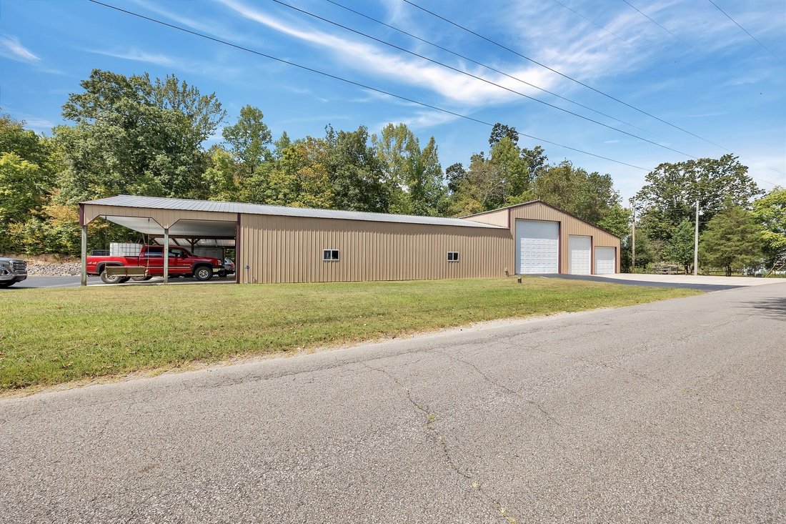 House in Hohenwald, Tennessee, United States 4 - 17370667