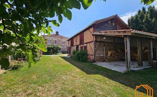 House in Saint-Julien-en-Born, Nouvelle-Aquitaine, France 1