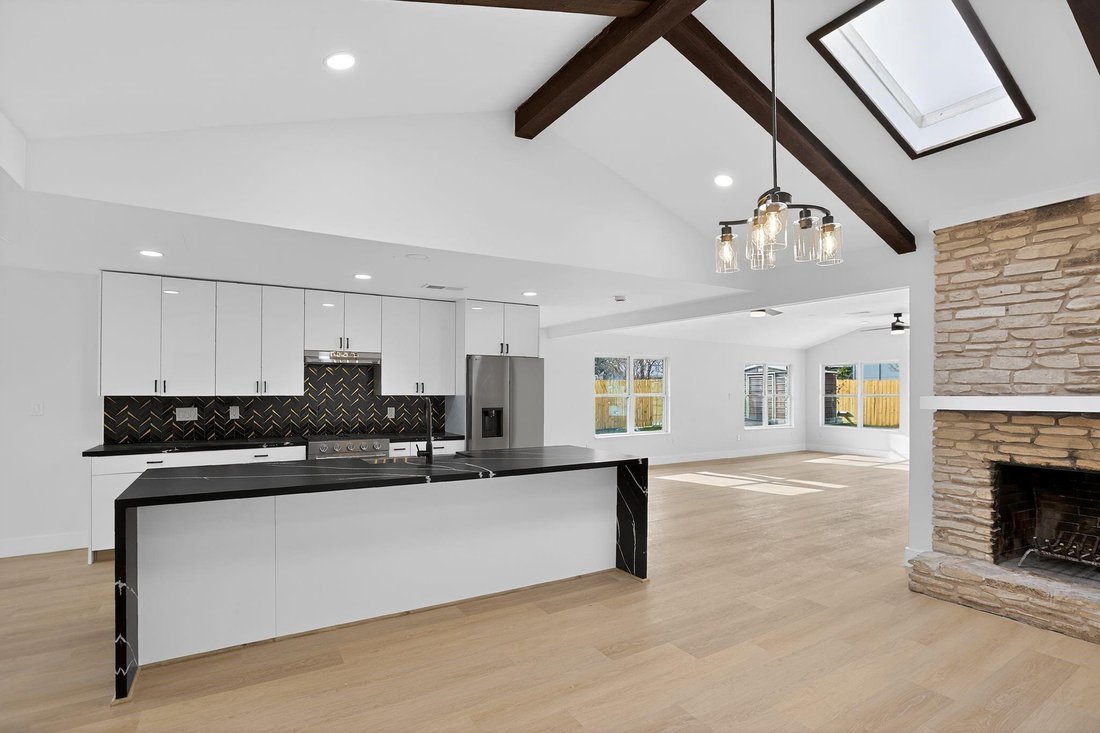House in Austin, Texas, United States 2 - 17370776