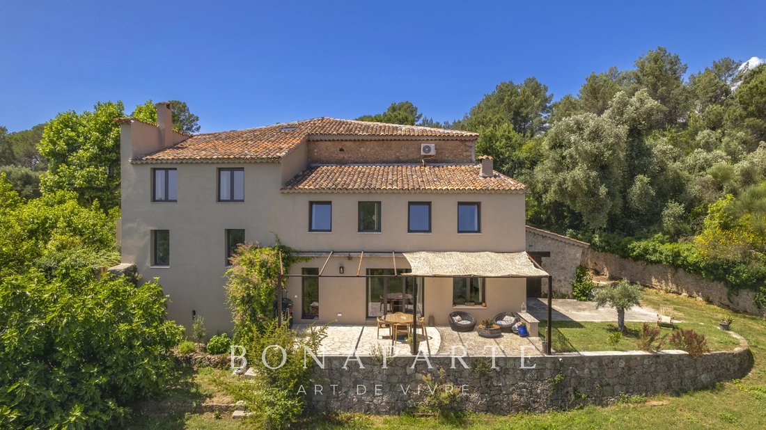 Villa in Bagnols-en-Forêt, Provence-Alpes-Côte d'Azur, France 4 - 17358030