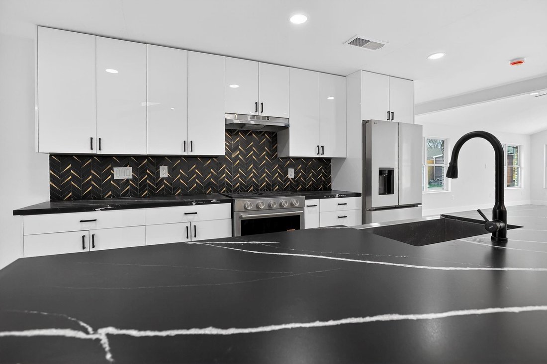 House in Austin, Texas, United States 4 - 17370776