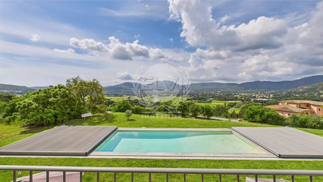 House in Le Plan-de-la-Tour, Provence-Alpes-Côte d'Azur, France 2 - 17361476
