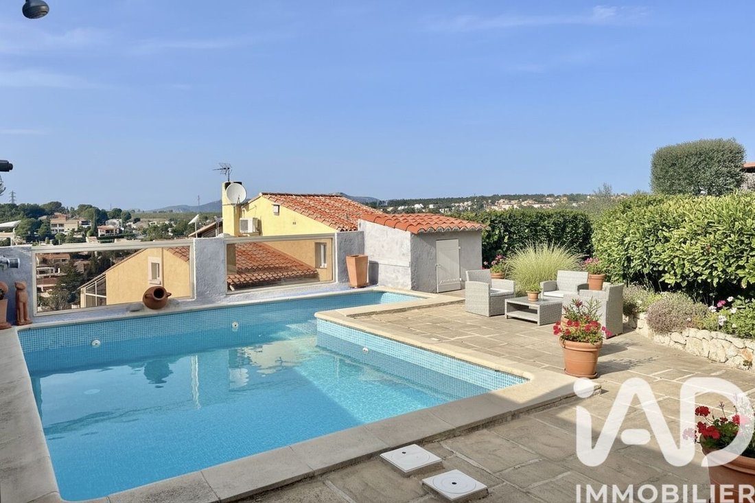 House in Carnoux-en-Provence, Provence-Alpes-Côte d'Azur, France 2 - 17362092