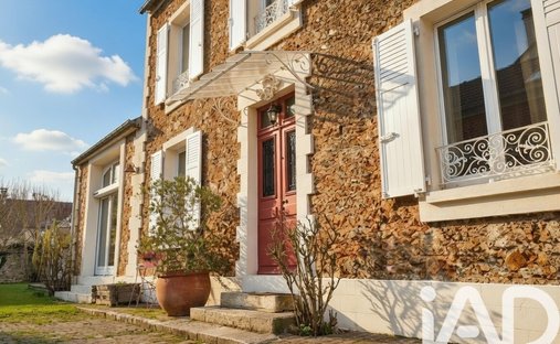House in Centre Ville, Plaisir, France 1