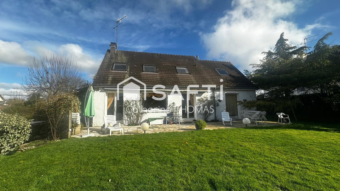 House in Senlis, Hauts-de-France, France 1 - 17366002