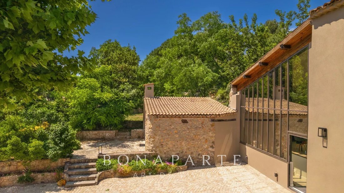 Villa in Bagnols-en-Forêt, Provence-Alpes-Côte d'Azur, France 3 - 17358030