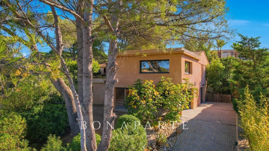 Villa in Fréjus, Provence-Alpes-Côte d'Azur, Frankreich 1 - 17358018