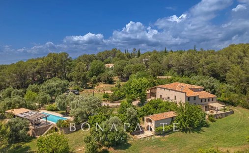 Villa in Bagnols-en-Forêt, Provence-Alpes-Côte d'Azur, France 1