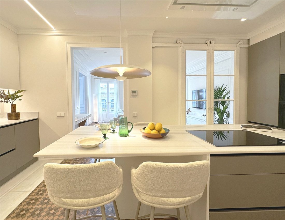 Wohnung in Eixample, Barcelona, Spanien 4 - 17357797