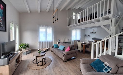 House in Andilly-les-Marais, Nouvelle-Aquitaine, France 1