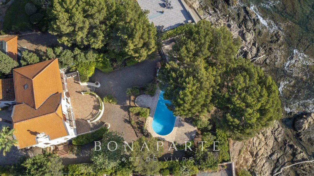 Villa in Frejus, Provence-Alpes-Côte d'Azur, France 4 - 17358041