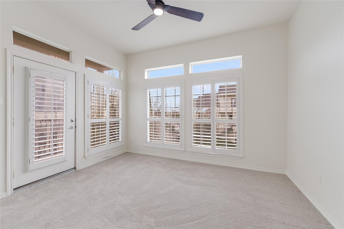 Condo in The Hills, Texas, United States 4 - 17360482