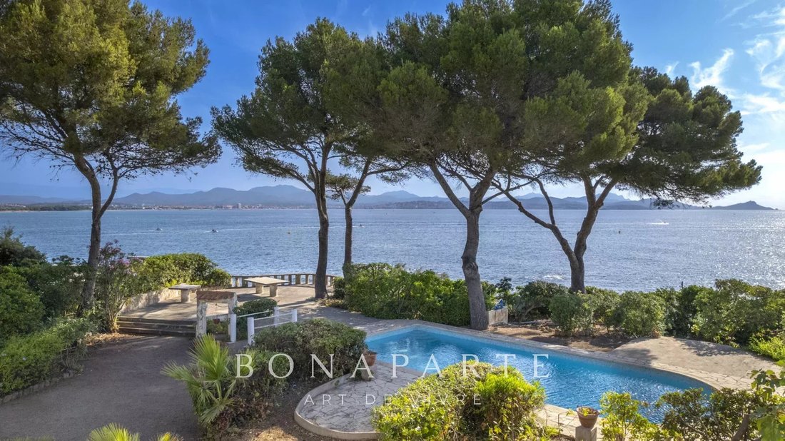 Villa in Frejus, Provence-Alpes-Côte d'Azur, France 3 - 17358041