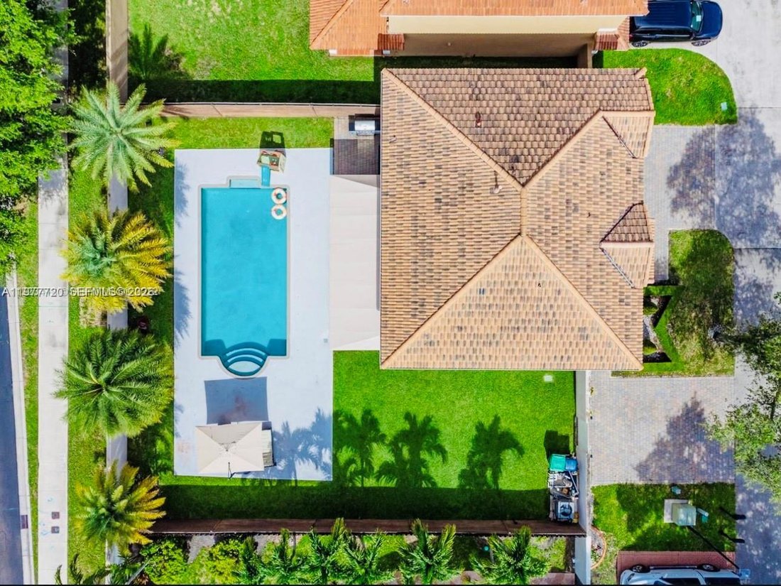House in Miami Lakes, Florida, United States 5 - 17366649