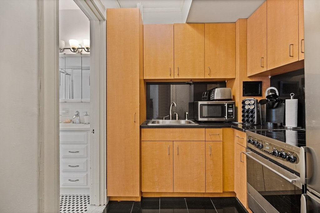 Condo in Boston, Massachusetts, United States 4 - 17360808