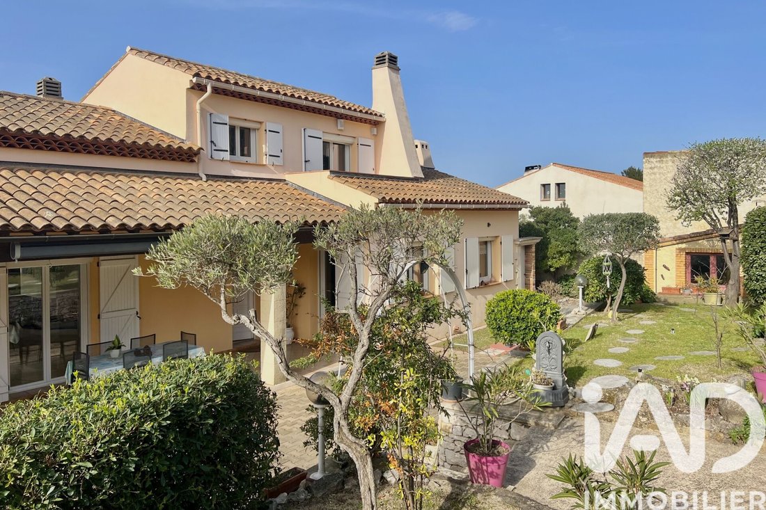 House in Carnoux-en-Provence, Provence-Alpes-Côte d'Azur, France 1 - 17362092