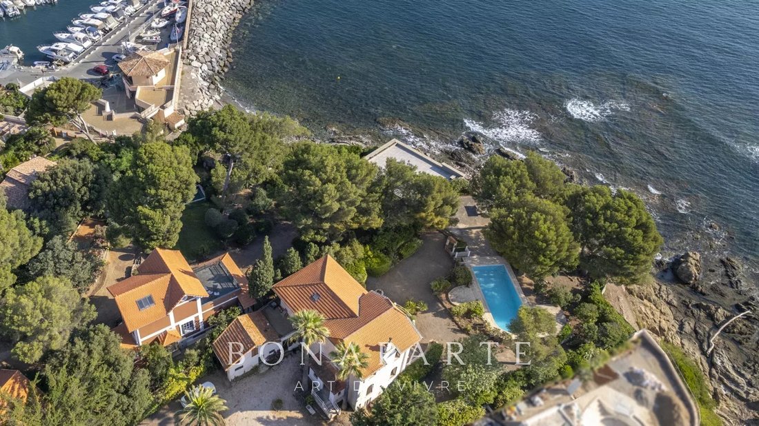 Villa in Frejus, Provence-Alpes-Côte d'Azur, France 1 - 17358041