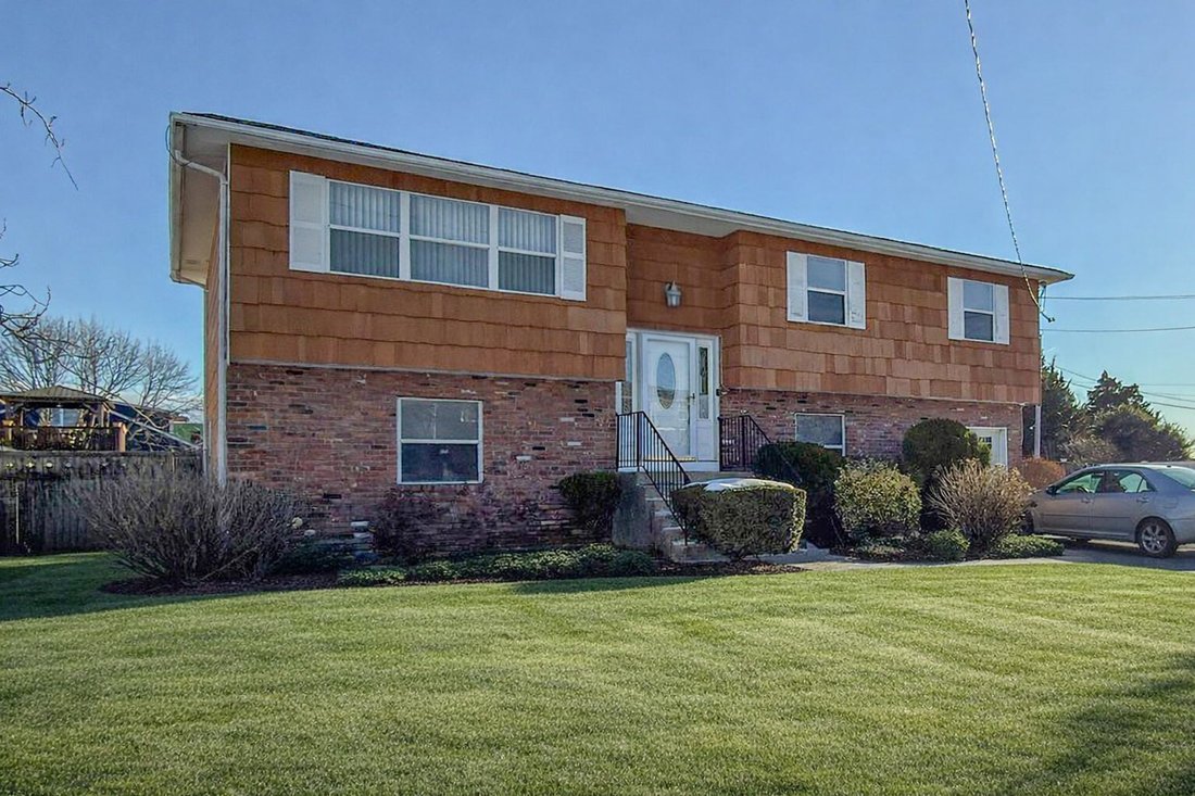 House in Massapequa, New York, United States 1 - 17357635