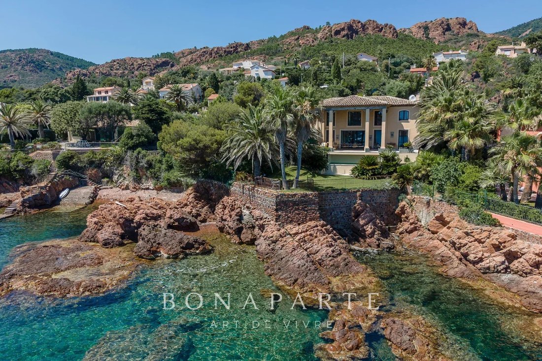 Villa in Plateau Notre Dame Sud-Bord de mer-Beaurivage, Saint-Raphaël, France 3 - 17358042