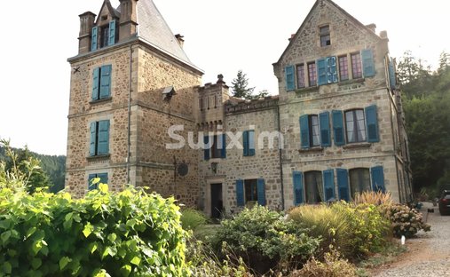 Castle in Lamastre, Auvergne-Rhône-Alpes, France 1