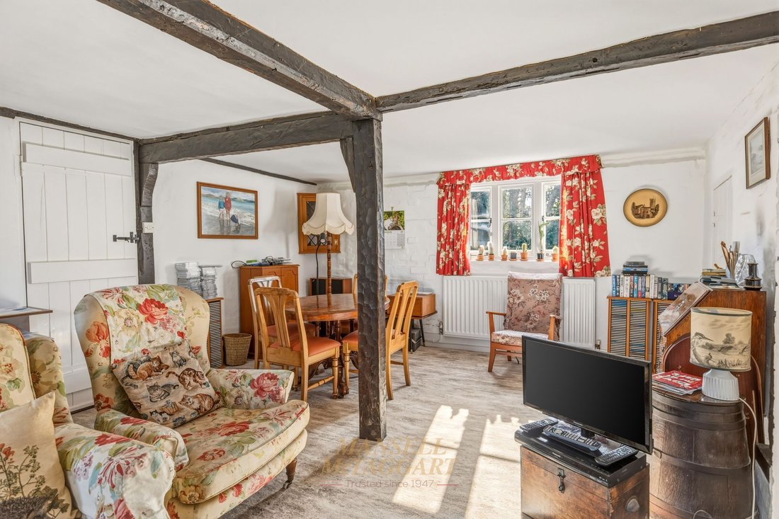 House in East Grinstead, England 5 - 17357826