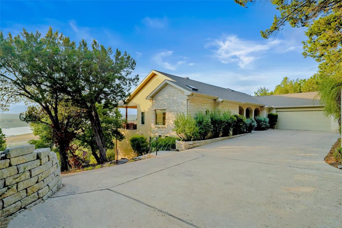 House in Jonestown, Texas, United States 2 - 17366962