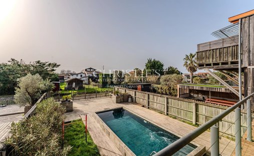 House in Aiguillon-Port, La Teste-de-Buch, France 1