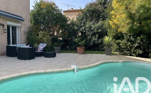 House in Beaucours-La Gorguette-La Morvenede, Sanary-sur-Mer, France 1