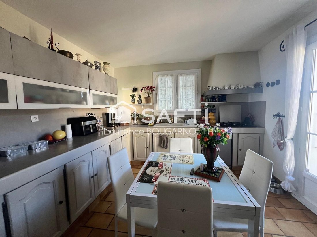 House in Caderousse, Provence-Alpes-Côte d'Azur, France 3 - 17366022