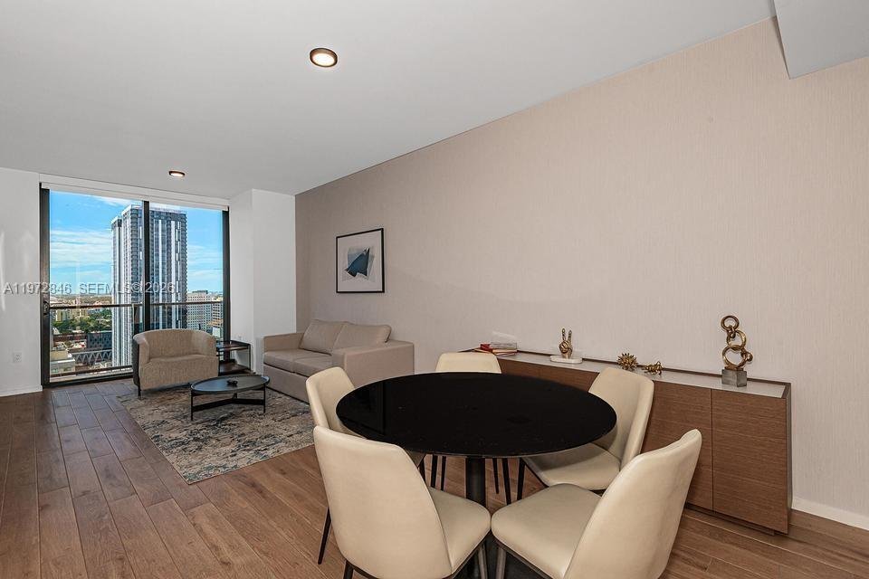 Co Op in Miami, Florida, United States 4 - 17360428