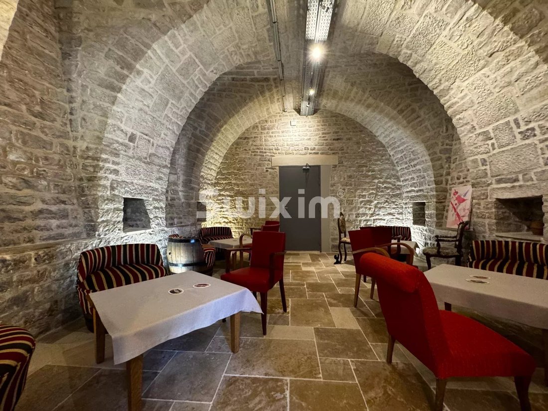House in Noyers, Bourgogne – Franche-Comté, France 5 - 15976462