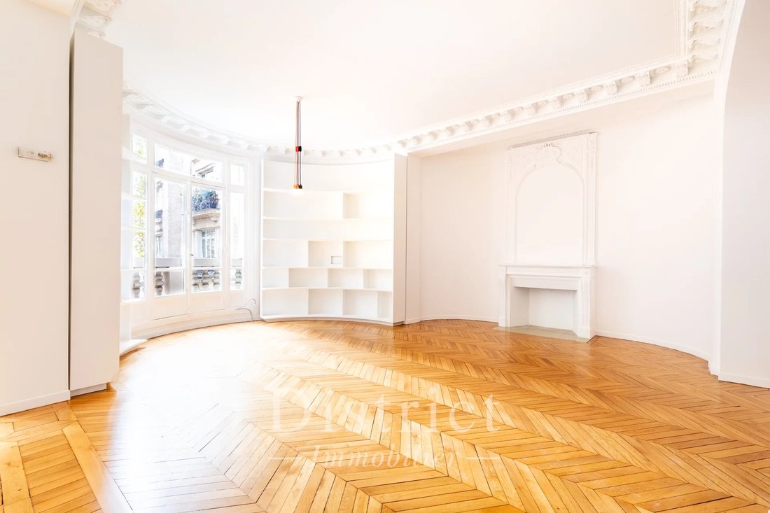 Apartment in Courcelles-Wagram, Paris 17e Arrondissement, Paris 4 - 14766197