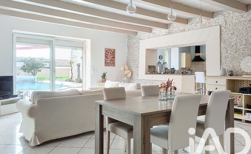 House in Villedoux, Nouvelle-Aquitaine, France 1